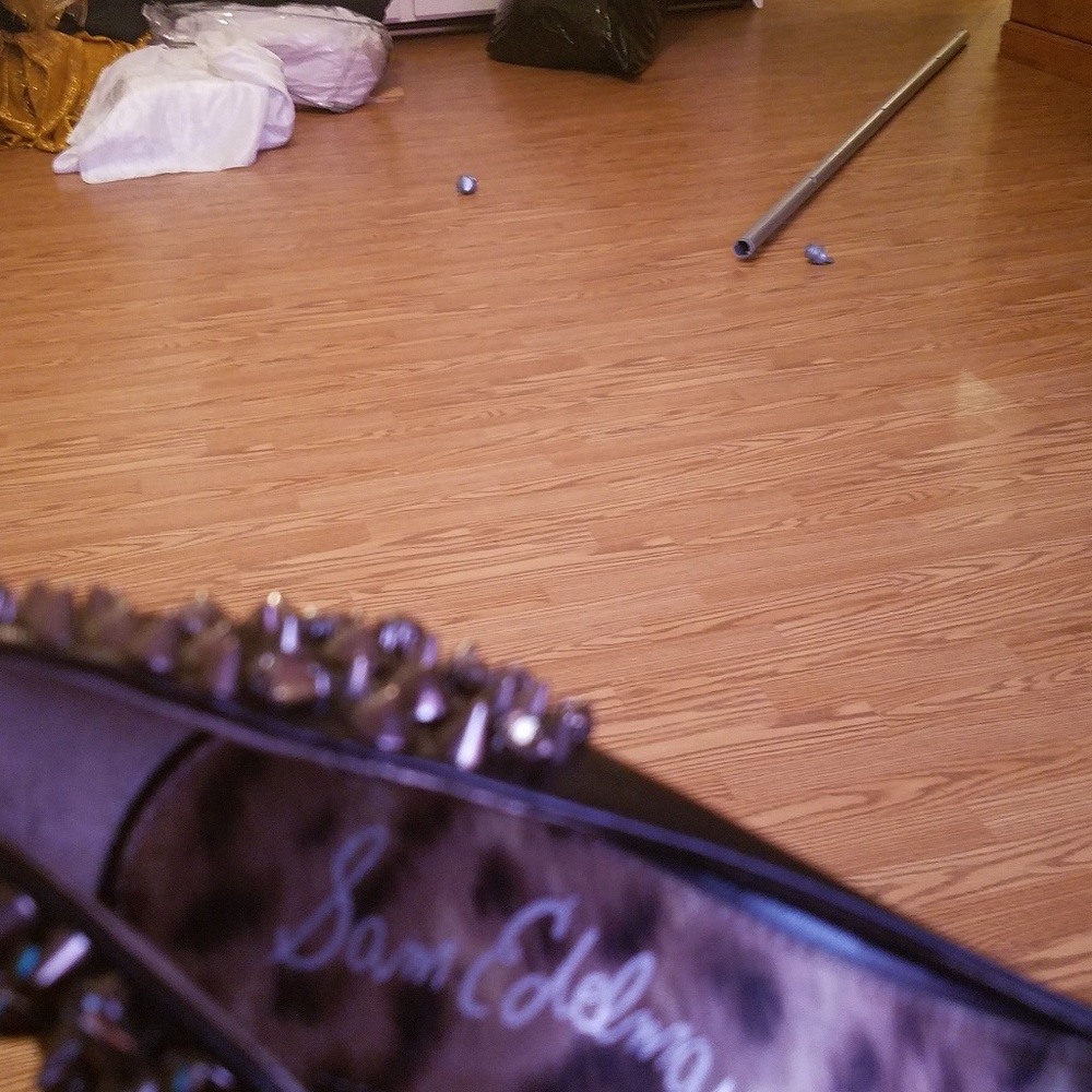 Shoes - Picture 4 of 4